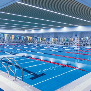 Heated indoor swimming pools四季恒温游泳馆