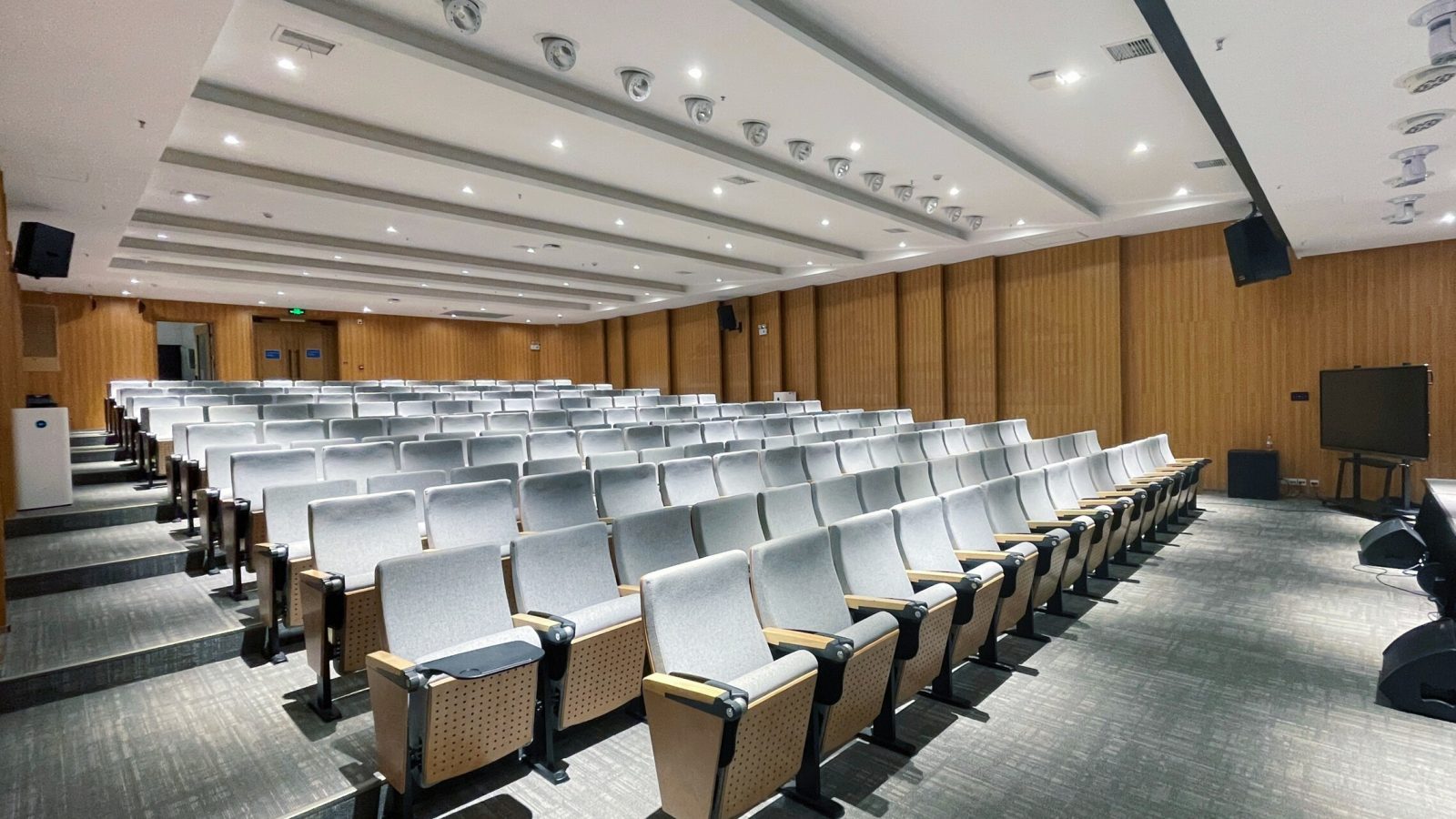 Lecture hall for 280 people
