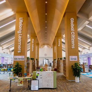 The largest foregin language library in Henan Province 河南省最大的外文图书馆小学图书馆-首页